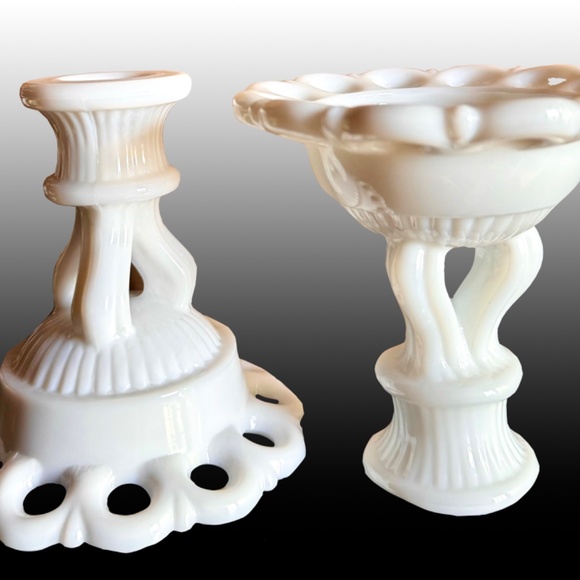 Westmoreland milk glass nesting rabbit and compotes/candle holders - Picture 9 of 11